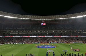 LG Atlético de Madrid Wanda Metropolitano FanZone Diodo LED ribbon board dinámico LG OLED Signage profesional LG Cooler de puerta translúcida pantallas táctiles LG LG Partner 360