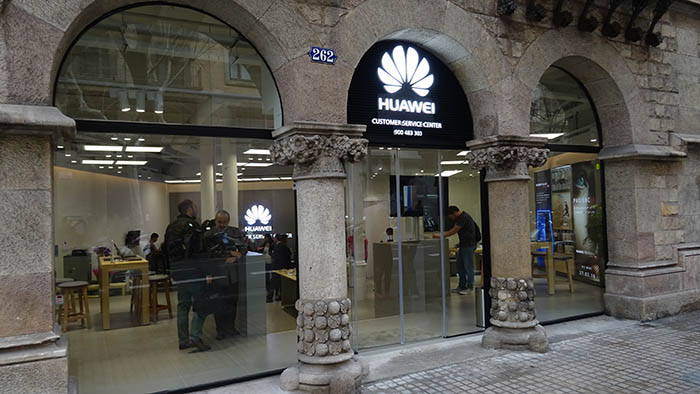 Huawei Customer Service Center, Barcelona, casa de les puntxes, tienda Huawei Barcelona, comprar móvil huawei barcelona