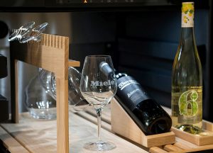 Amosdecasa.com, cata-demostración, Finca Constancia, González Byass, Miele, Miele Experience Center La Moraleja, Negrini., Observatorio Español del Mercado del Vino (OEMV), Pedro Caballero, vinotecas, vinotecas de Miele