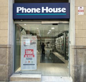 tiendas phone house barcelona, tienda de teléfonos móviles, comprar smartphone, barcelona, estacion de sants, móviles, smartphone, cadena franquiciada de telefonía