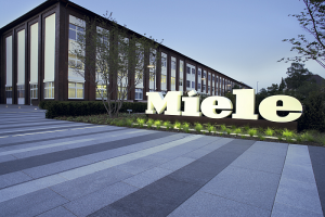 120 aniversario de Miele, calientaplatos, cocinas, dispositivos combinados, envasadora al vacío, gama de electrodomésticos empotrables, Generación 7000, Gütersloh (Alemania), hornos, hornos a vapor, lavavajillas, línea de cocción, máquinas de café, microondas, Miele, placas de cocción
