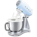 base del robot está completamente mejorada, batidor de masa, batidor flexible SMFB02, batidora de cinco varillas con acero ondulado, bol de acero inoxidable de 4, bol de cristal SMGB01, gama de pequeño electrodoméstico de Smeg, gancho, máquina de helado SMIC01, modelos SMF02, revestimiento antiadherente, robot de cocina años cincuenta, robot de cocina Años Cincuenta de Smeg, robot de cocina Smeg SMF02, SFM03 y SMF13, SMF02, SMF03, SMF13