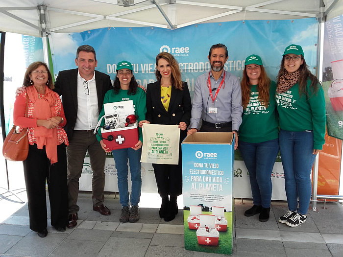 campaña de reciclaje de residuos de aparatos eléctricos y electrónicos Dona Vida al Planeta en Huelva
