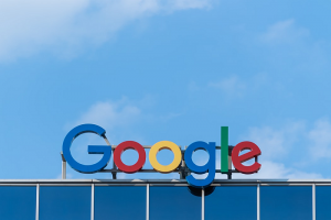 Google logo en fachada