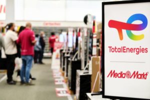 Foto TotalEnergies y Mediamarkt