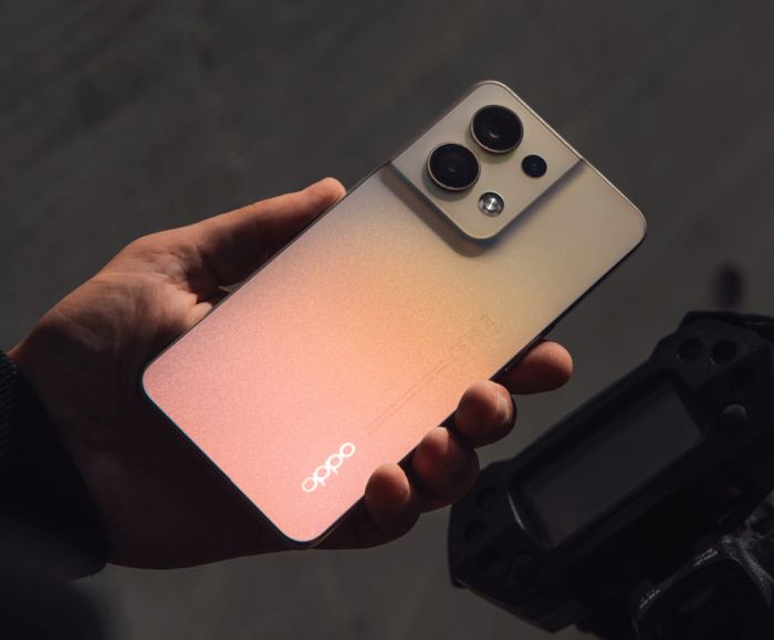 OPPO Reno8 5G_ Gold 01