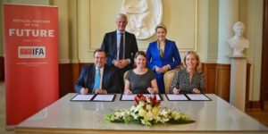 ifa_vertragsunterzeichnung