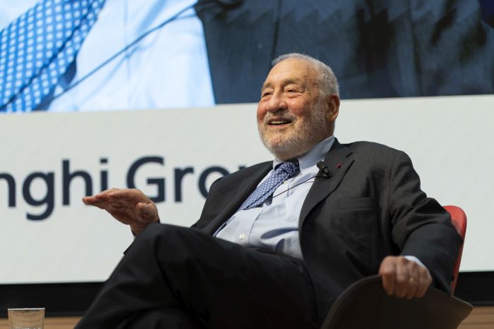 De'Longhi apuesta por la sostenibilidad con el profesor Joseph Stiglitz, Premio Nobel de Economía en 2001.