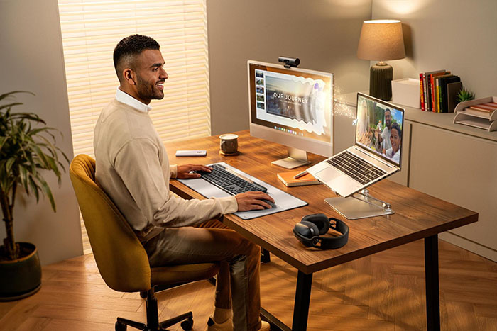 Logitech innova con el teclado inalámbrico y sin carga Signature Slim Solar+ K980