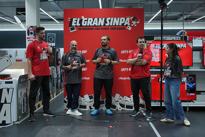 Ibai Llanos y MediaMarkt reparten más de 60 productos por "El Gran Sinpa"