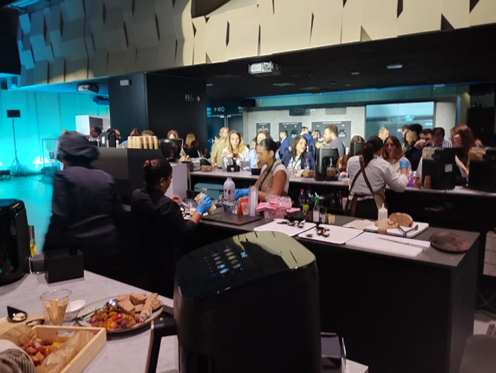 Cecotec deslumbra en el Roig Arena con sus últimas innovaciones