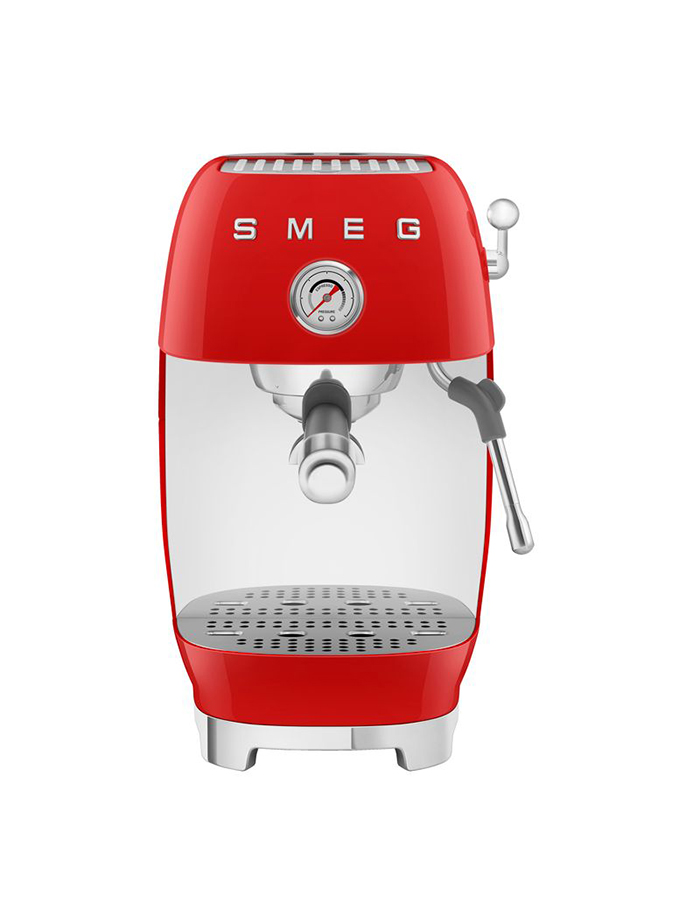 La cafetera Smeg ECF03 combina diseño 50’s Style y Cold Brew en 5 minutos