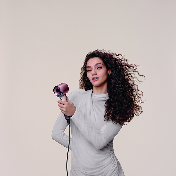 Dyson lanza Supersonic Travel: su nuevo secador de pelo compacto para viajar