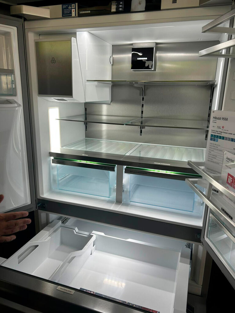 iluminación interior de frigorífico Liebherr con luz adaptativa