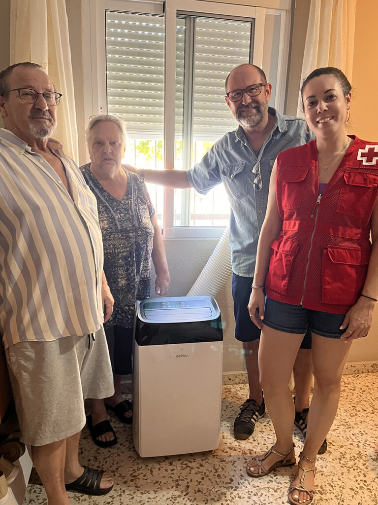 Eurofred y Cruz Roja impulsan refugios climáticos para proteger a personas mayores vulnerables