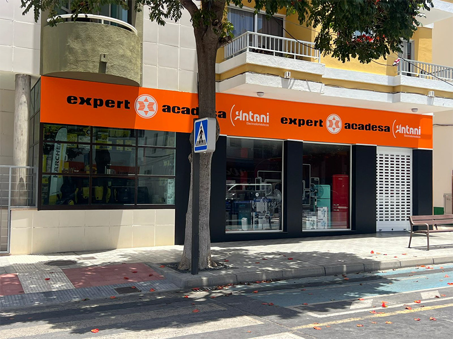 Expert Acadesa renueva la imagen de la tienda Expert Antani en La Palma