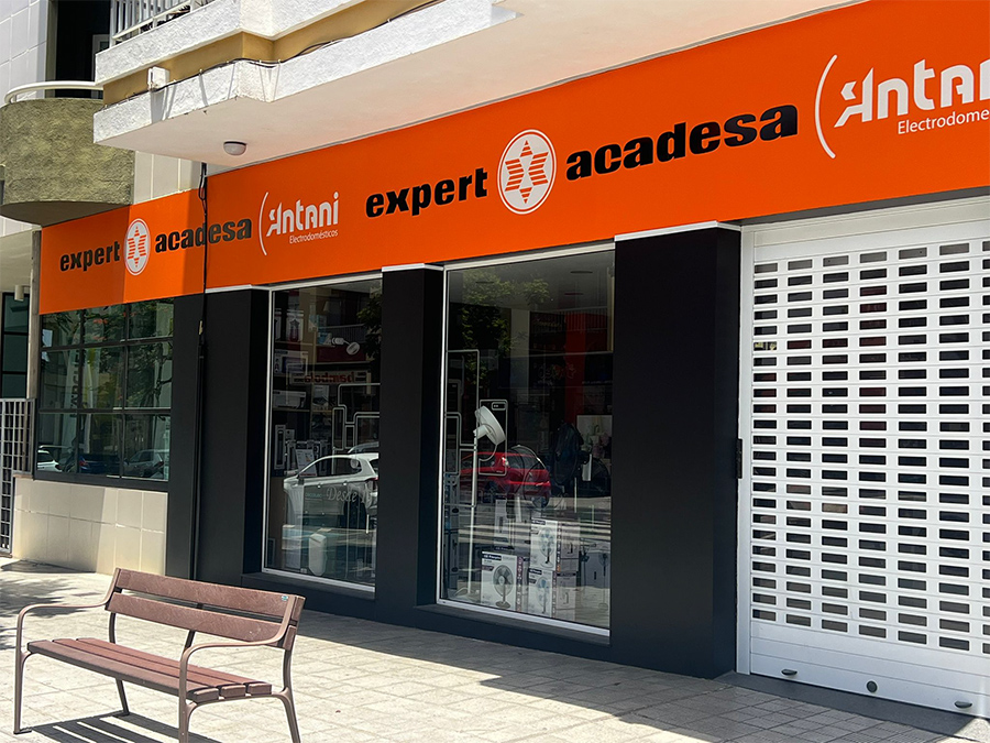Expert Acadesa renueva la imagen de la tienda Expert Antani en La Palma