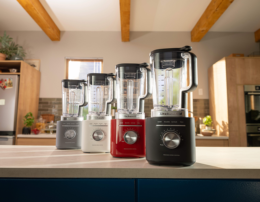La batidora de vaso KitchenAid Pure Power llega con 1.200 W y 10 velocidades