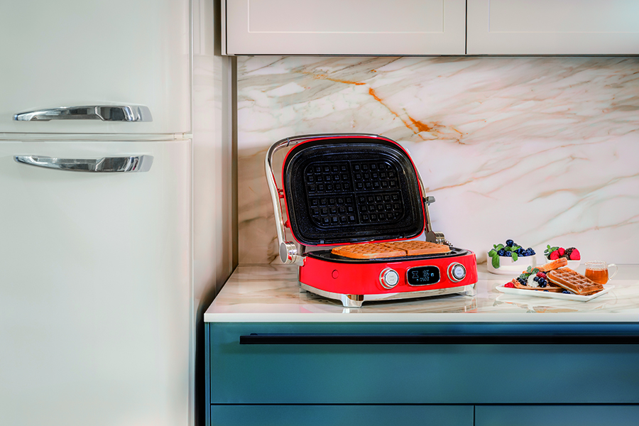 Smeg apuesta por la versatilidad con su nuevo grill multiusos
