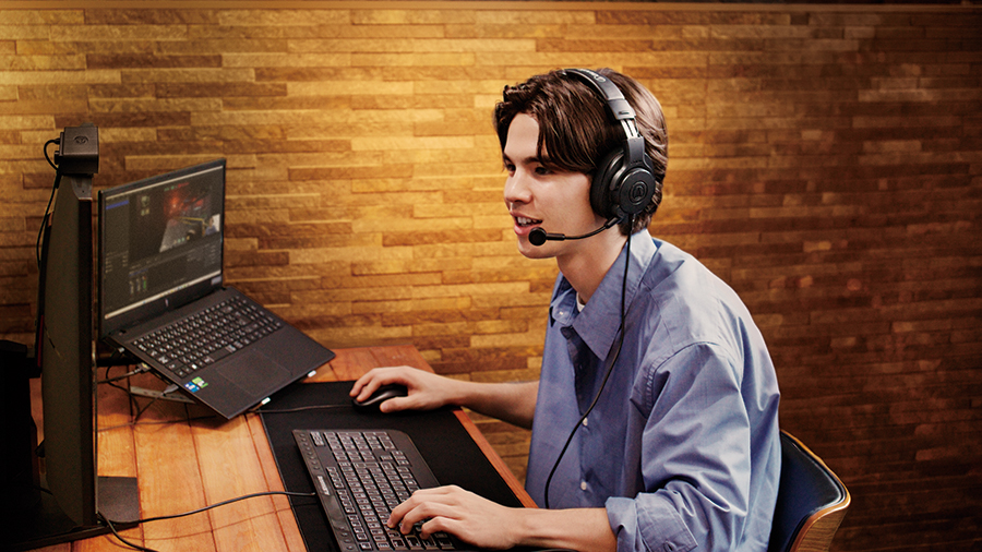 Audio-Technica lanza los ATH-M20xSTS, auriculares para streaming con micrófono AT20