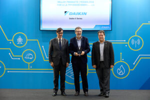 Entrega del Premio Efintec 2026 a la Mejor Tecnología para la Transición Energética a Daikin.